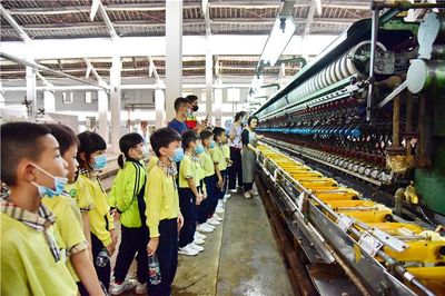 豪車駛?cè)牍彭崗S區(qū)，親子研學融匯絲路文化——佛山南海絲廠汽車4S店特色親子活動紀實